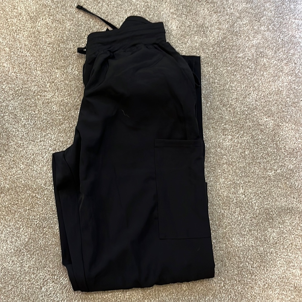 Never worn medium scrub pants